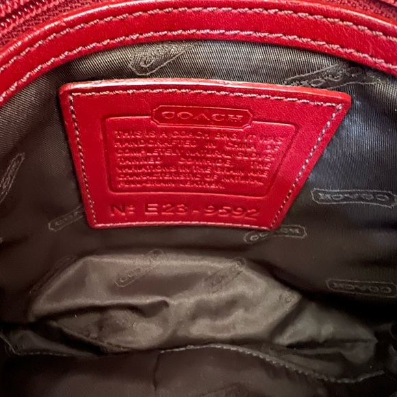 Vintage Legacy COACH Crossbody Leather Red Goldtone Hardware 9592 - Picture 5 of 5